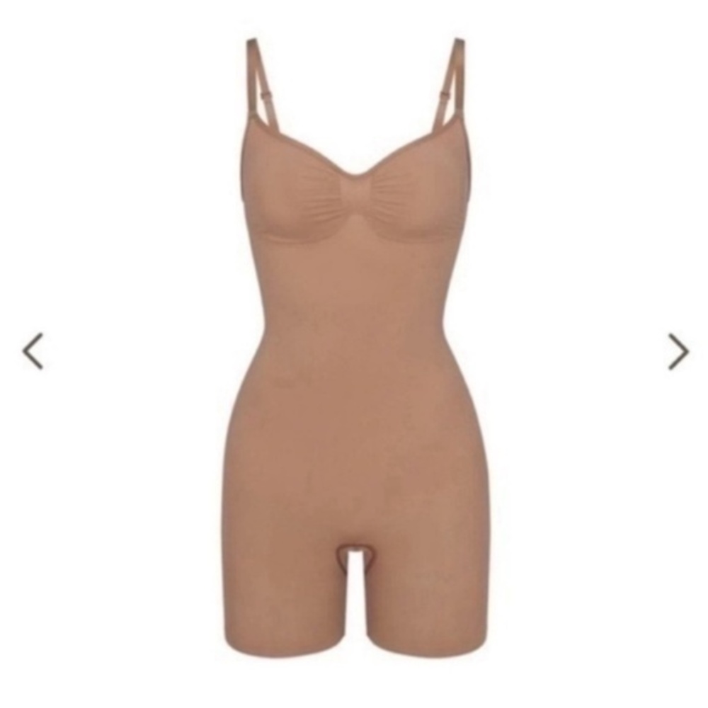 SKIMS  SEAMLESS SCULPT MID THIGH BODYSUIT SIENNA MEDIUM